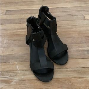 Steve Madden Black Wedges